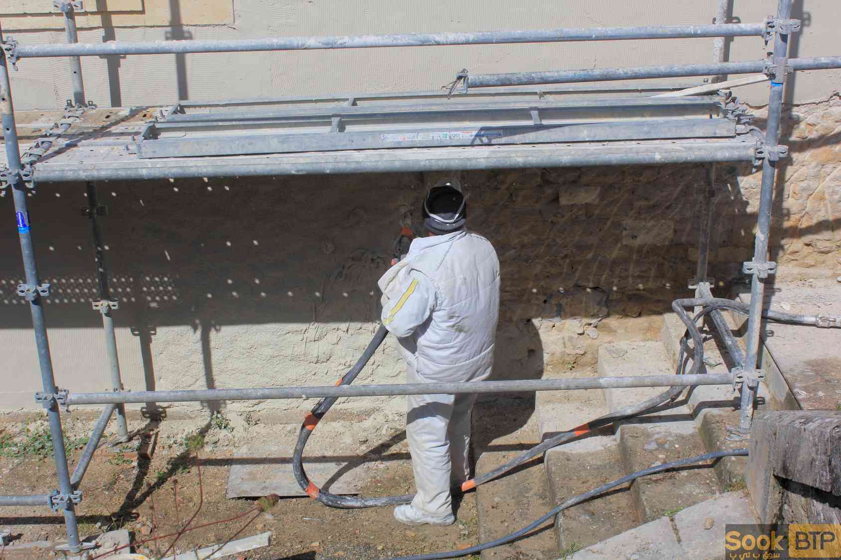 machine pour crepissage de facade